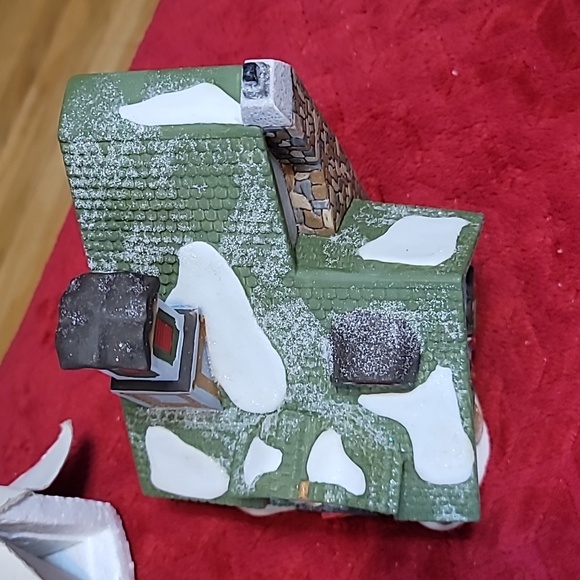 Dept 56 North Pole Series, Santa's Bell Repair Shop" Heritage Village Building - Picture 7 of 11